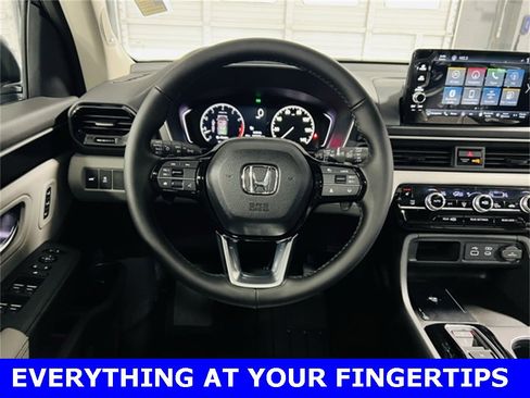 New 2025 Honda Pilot Touring image 5