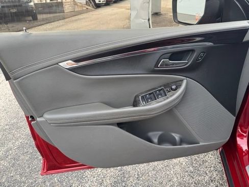 Used 2015 Chevrolet Impala LTZ FWD image 16