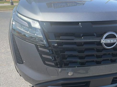 New 2026 Nissan Pathfinder SL AWD/4WD image 10