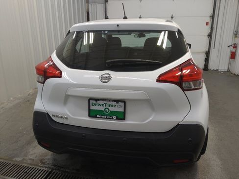 Used 2020 Nissan Kicks S FWD image 7