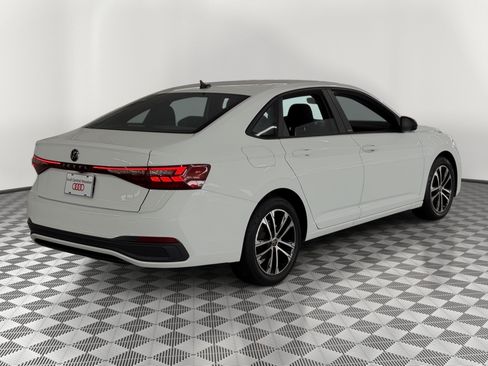 Used 2025 Volkswagen Jetta Sport FWD image 9