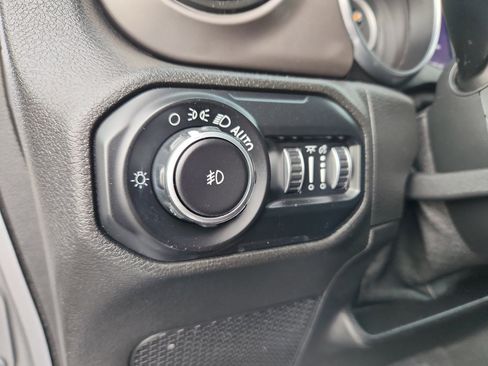 Used 2020 Jeep Wrangler Unlimited Sport S image 31