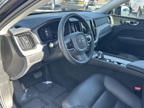 Used 2025 Volvo XC60 B5 Plus image 17