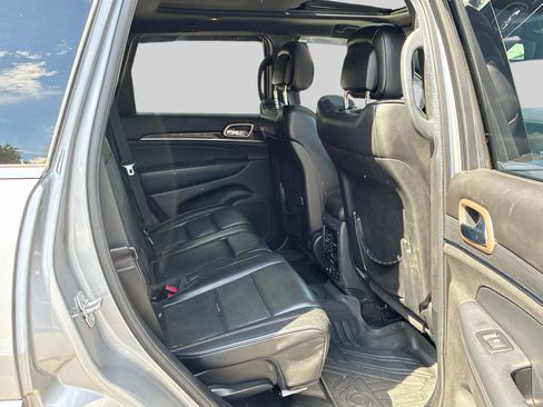 Used 2016 Jeep Grand Cherokee Overland AWD/4WD image 11