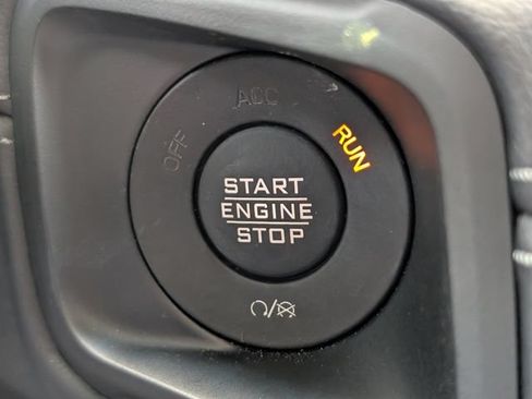 Used 2025 Jeep Wrangler Unlimited Sahara AWD/4WD image 25