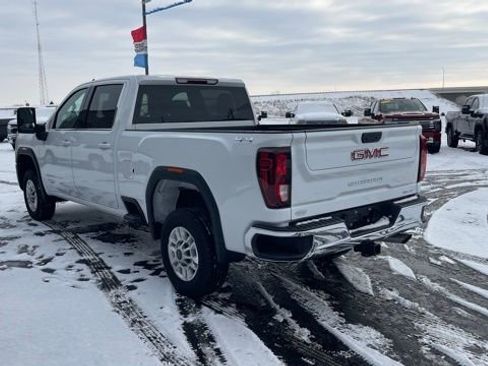 Used 2024 GMC Sierra 2500 SLE w/ SLE Convenience Package image 3