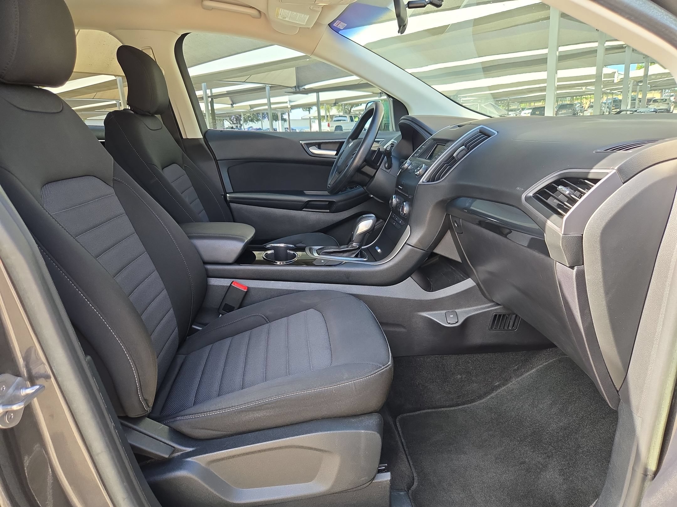 Used 2018 Ford Edge SE FWD image 27