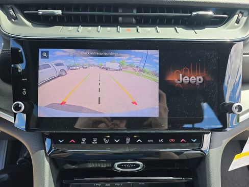 New 2026 Jeep Grand Cherokee Altitude AWD/4WD image 23