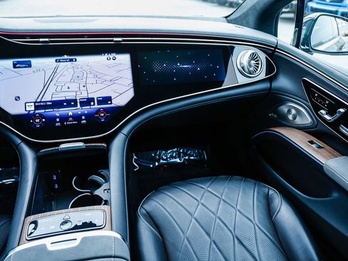 Used 2023 Mercedes-Benz EQS 580 580 image 15