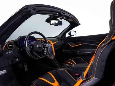 Used 2022 McLaren 720S Spider RWD image 24