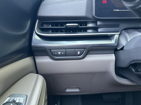 New 2026 Kia Carnival FWD image 25
