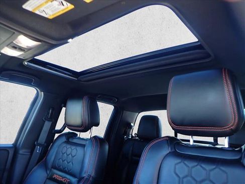 Used 2023 Nissan Frontier PRO-4X w/ Pro-4X Premium Package image 12