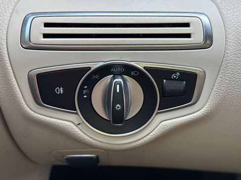 Used 2019 Mercedes-Benz C 300 Sedan image 21