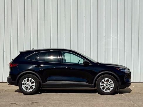 Certified 2025 Ford Escape Active w/ Cold Weather Package image 6