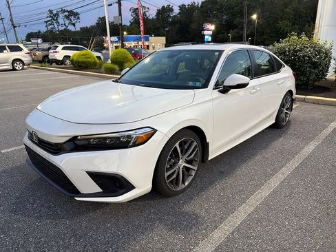 Used 2023 Honda Civic Touring image 2