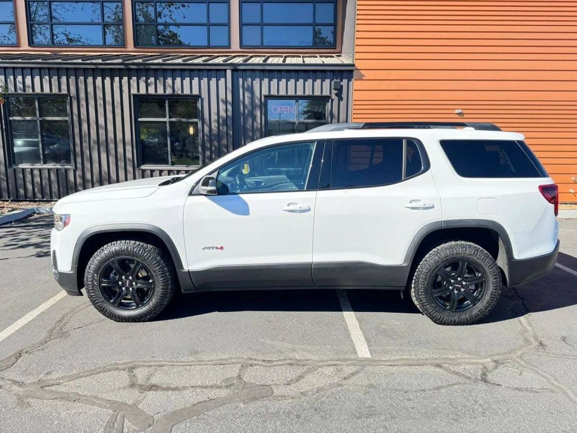 Used 2023 GMC Acadia AT4 AWD/4WD image 2