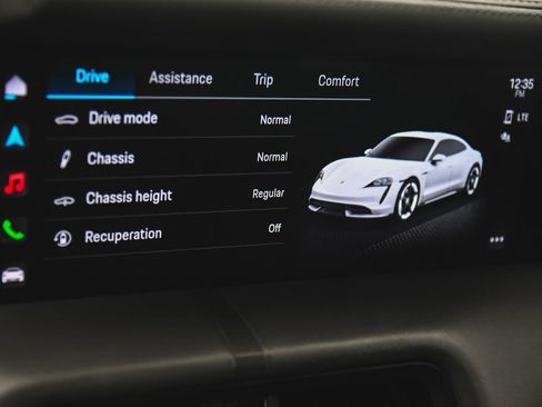 Used 2021 Porsche Taycan RWD image 21