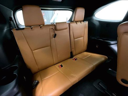 Used 2023 Toyota Highlander Platinum image 29