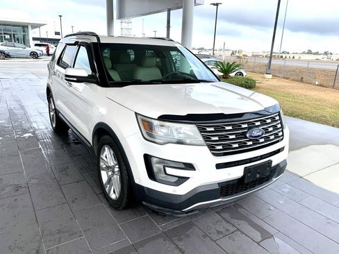 Used 2016 Ford Explorer Limited w/ Equipment Group 301A image 3