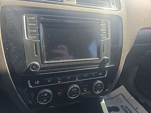 Used 2017 Volkswagen Jetta GLI FWD image 20