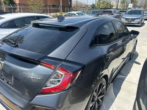 Used 2017 Honda Civic Sport image 5