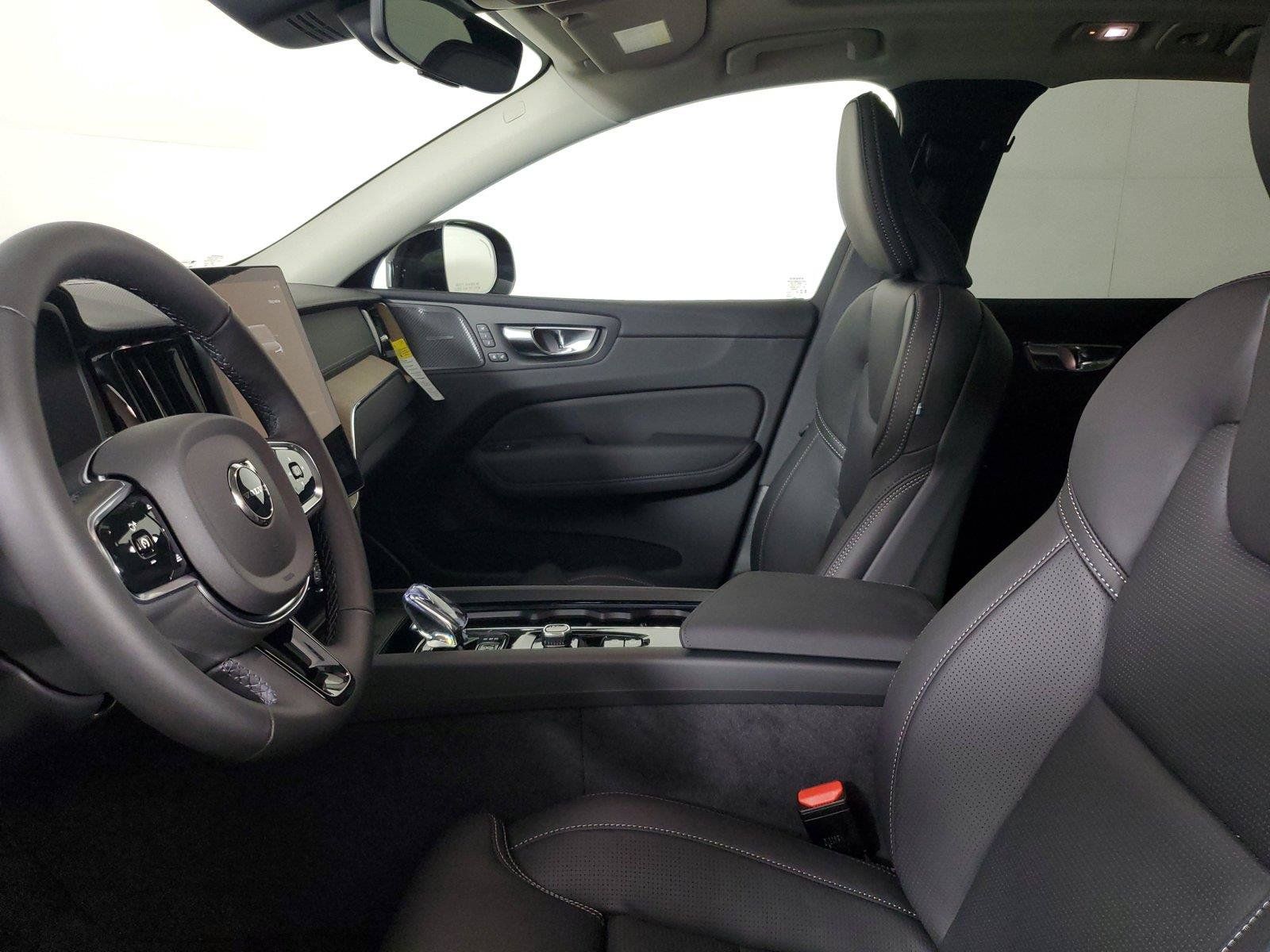 Used 2027 Volvo XC60 B5 Ultra AWD/4WD image 22
