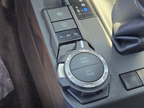 Used 2024 Toyota Tacoma SR5 AWD/4WD image 20