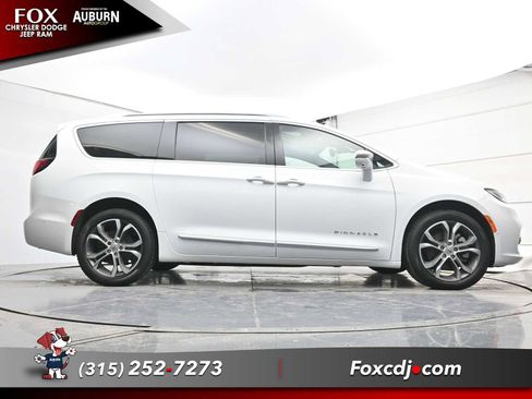 Used 2022 Chrysler Pacifica Pinnacle image 24