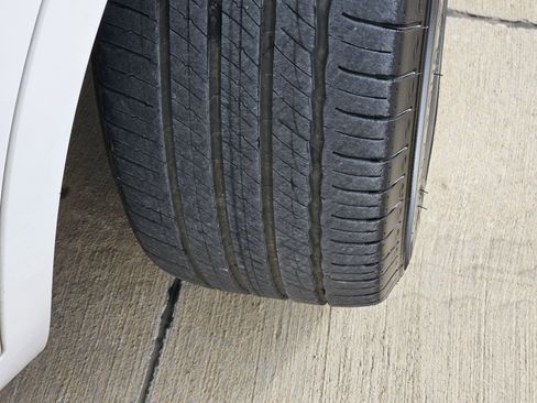 Certified 2023 Cadillac XT6 Premium Luxury w/ Platinum Package image 13