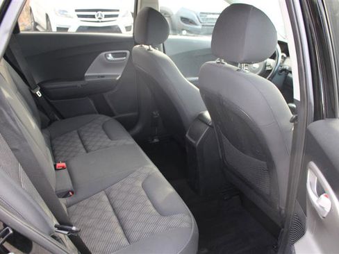 Used 2019 Kia Niro LX image 9