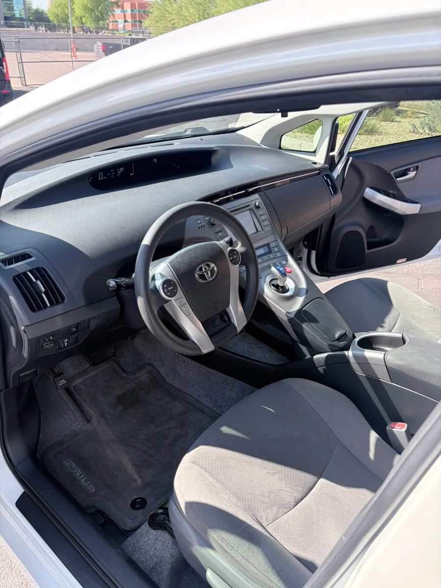 Used 2014 Toyota Prius Three w/ Solar Roof Package FWD image 13