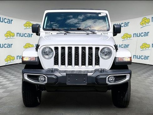Used 2022 Jeep Gladiator Overland AWD/4WD image 2