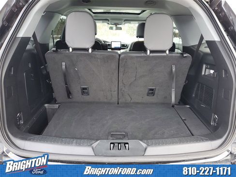 Used 2023 Ford Explorer XLT w/ Equipment Group 202A image 7