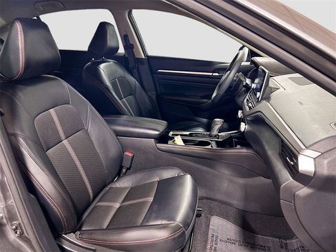 Used 2023 Nissan Altima 2.5 SR image 23