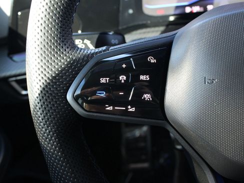 Used 2024 Volkswagen Golf R image 16