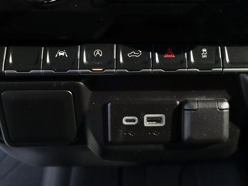 Used 2023 Chevrolet Silverado 1500 Custom AWD/4WD image 33