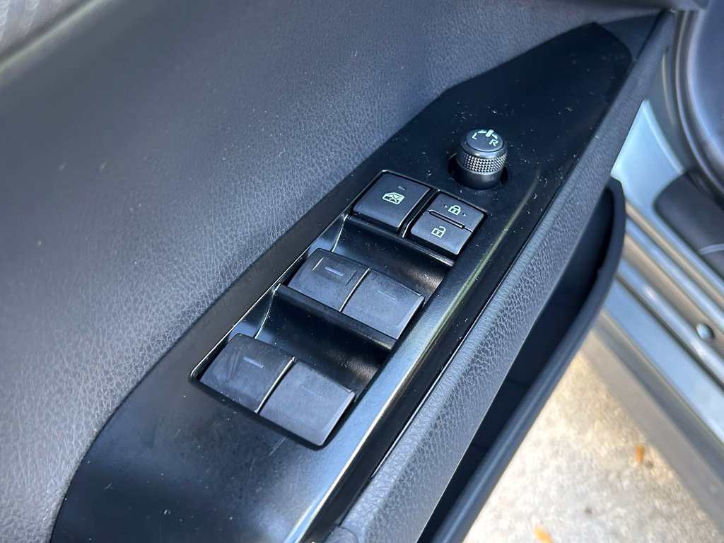 Used 2025 Toyota Camry SE FWD image 30