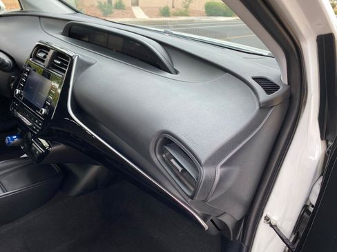 Used 2022 Toyota Prius LE FWD image 50