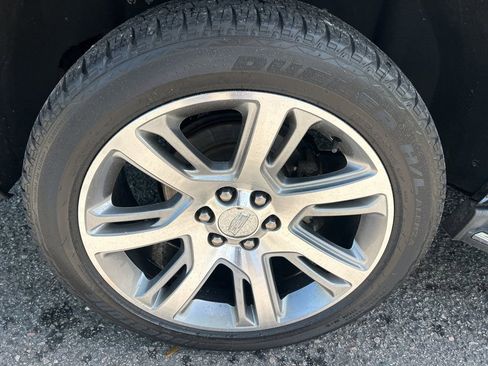 Used 2015 Cadillac Escalade Premium image 6