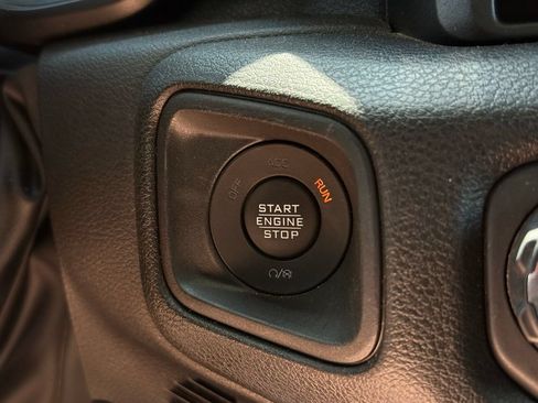 Used 2024 Jeep Wrangler Unlimited Sport AWD/4WD image 33