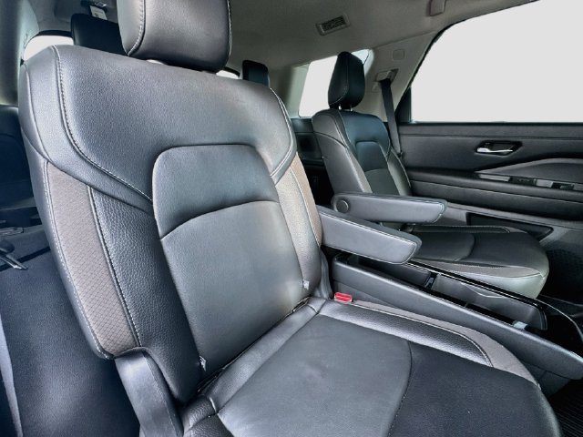 Used 2023 Nissan Pathfinder SL w/ SL Premium Package AWD/4WD image 35