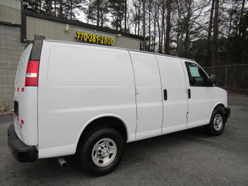 Used 2019 Chevrolet Express 2500 RWD image 11