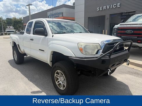 Used 2015 Toyota Tacoma 4x4 Access Cab V6 w/ SR5 Package image 3
