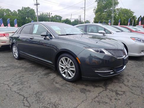 Used 2016 Lincoln MKZ image 4