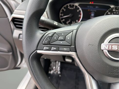 Certified 2023 Nissan Altima 2.5 SV FWD image 13