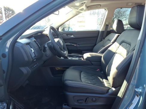 New 2026 Nissan Pathfinder Platinum image 26