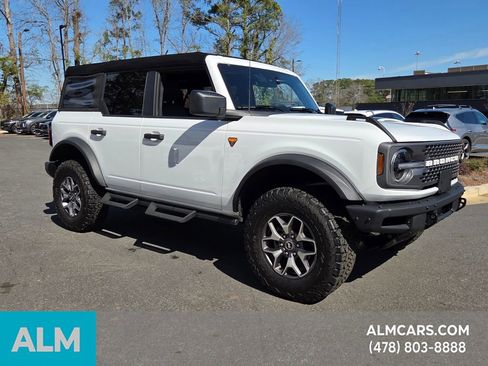 Used 2024 Ford Bronco Badlands image 18