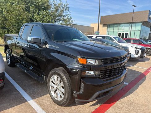 Used 2019 Chevrolet Silverado 1500 Custom w/ Custom Value Package RWD image 4