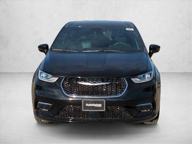 New 2026 Chrysler Pacifica Select AWD/4WD image 5