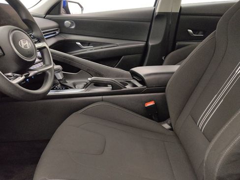 Used 2024 Hyundai Elantra SEL image 17
